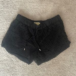 black lacy flower summery shorts